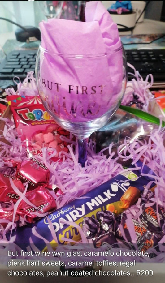 Glas and Snacks Gift Set